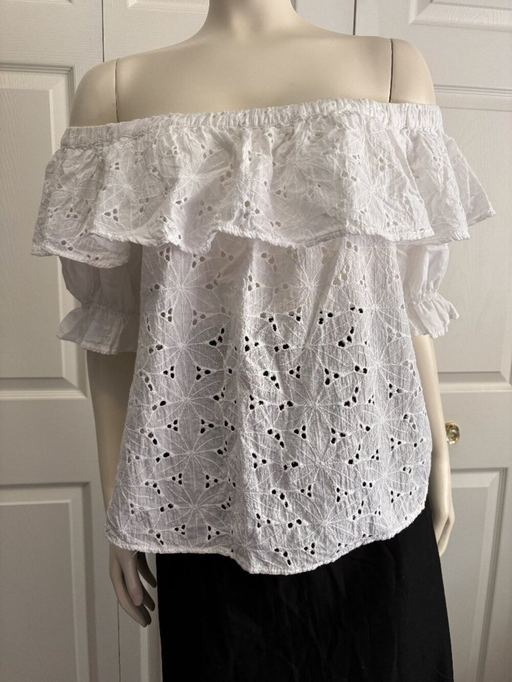 Umgee White Eyelet Off Shoulder Boho Top Medium Ruffle Sleeve Blouse